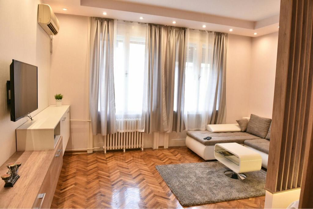 נובי סאד Bojan Central Apartment מראה חיצוני תמונה