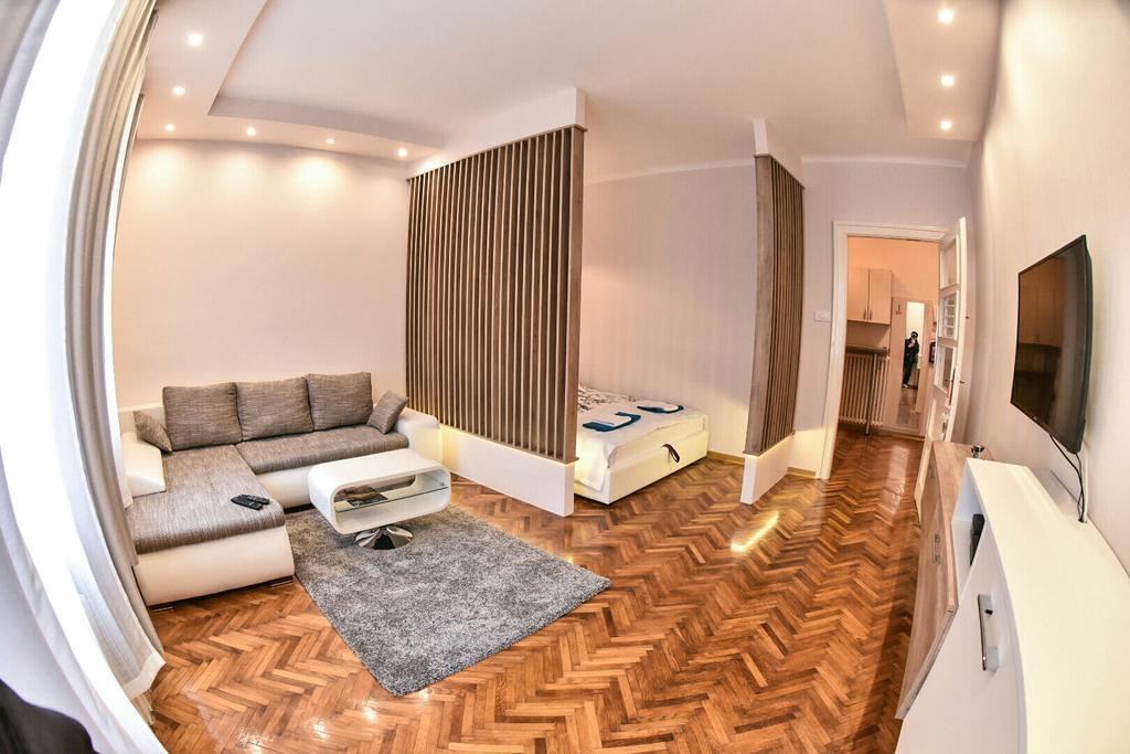 נובי סאד Bojan Central Apartment מראה חיצוני תמונה